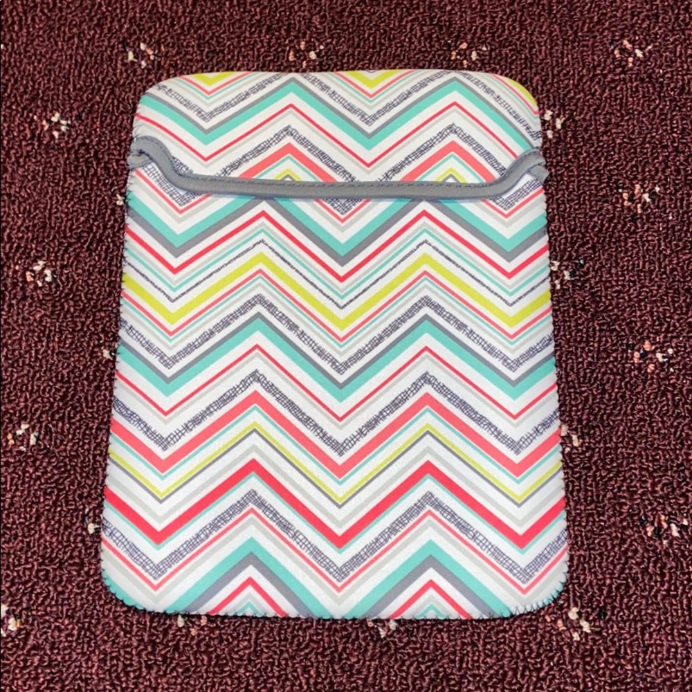 31 IPad/Tech Case